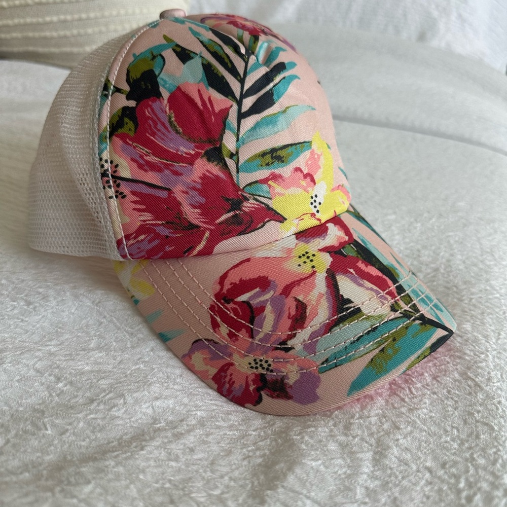 Billabong White Mesh Trucker Hat